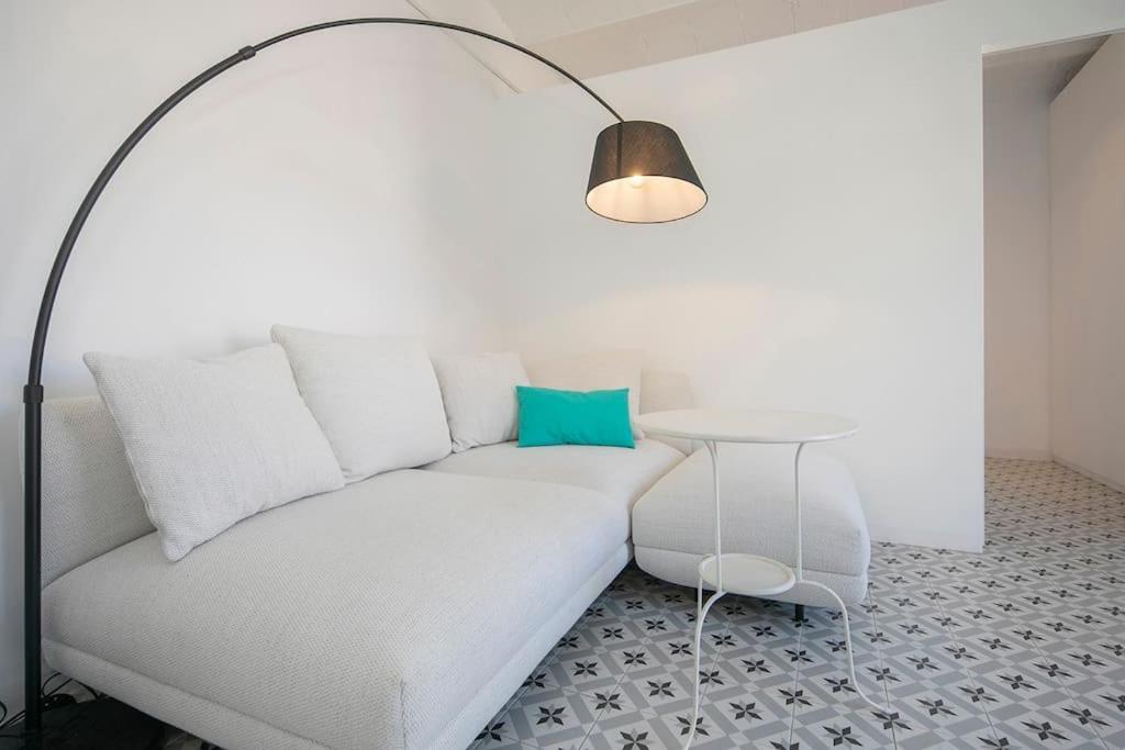 Awesome Stylish Flat Barceloneta *
