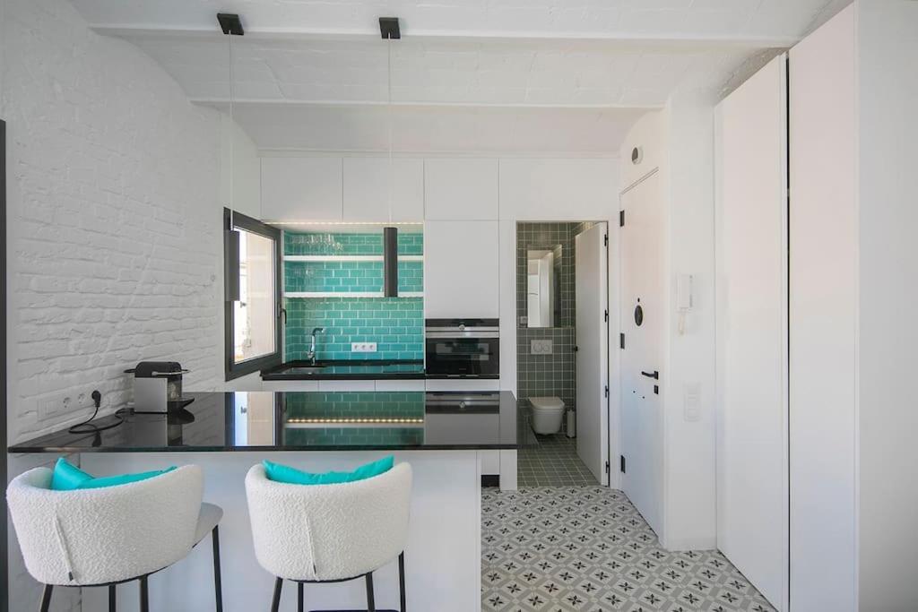 Awesome Stylish Flat Barceloneta *